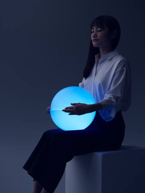 SOUND HUG device showcasing sound visualization